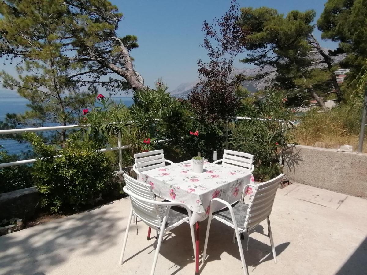 Apartmani Mares - 20 M From The Beach Brela Kültér fotó