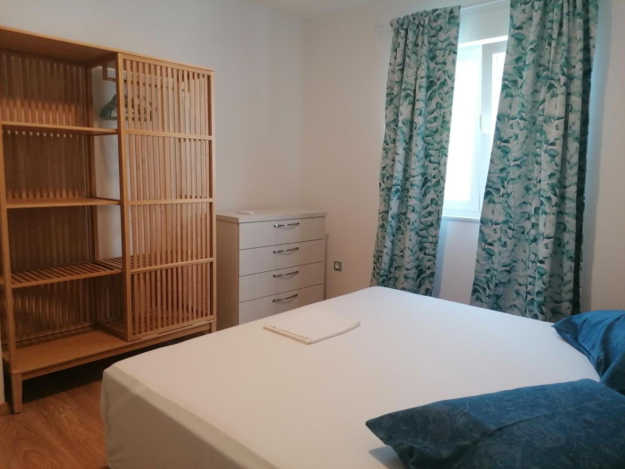 Apartmani Mares - 20 M From The Beach Brela Kültér fotó