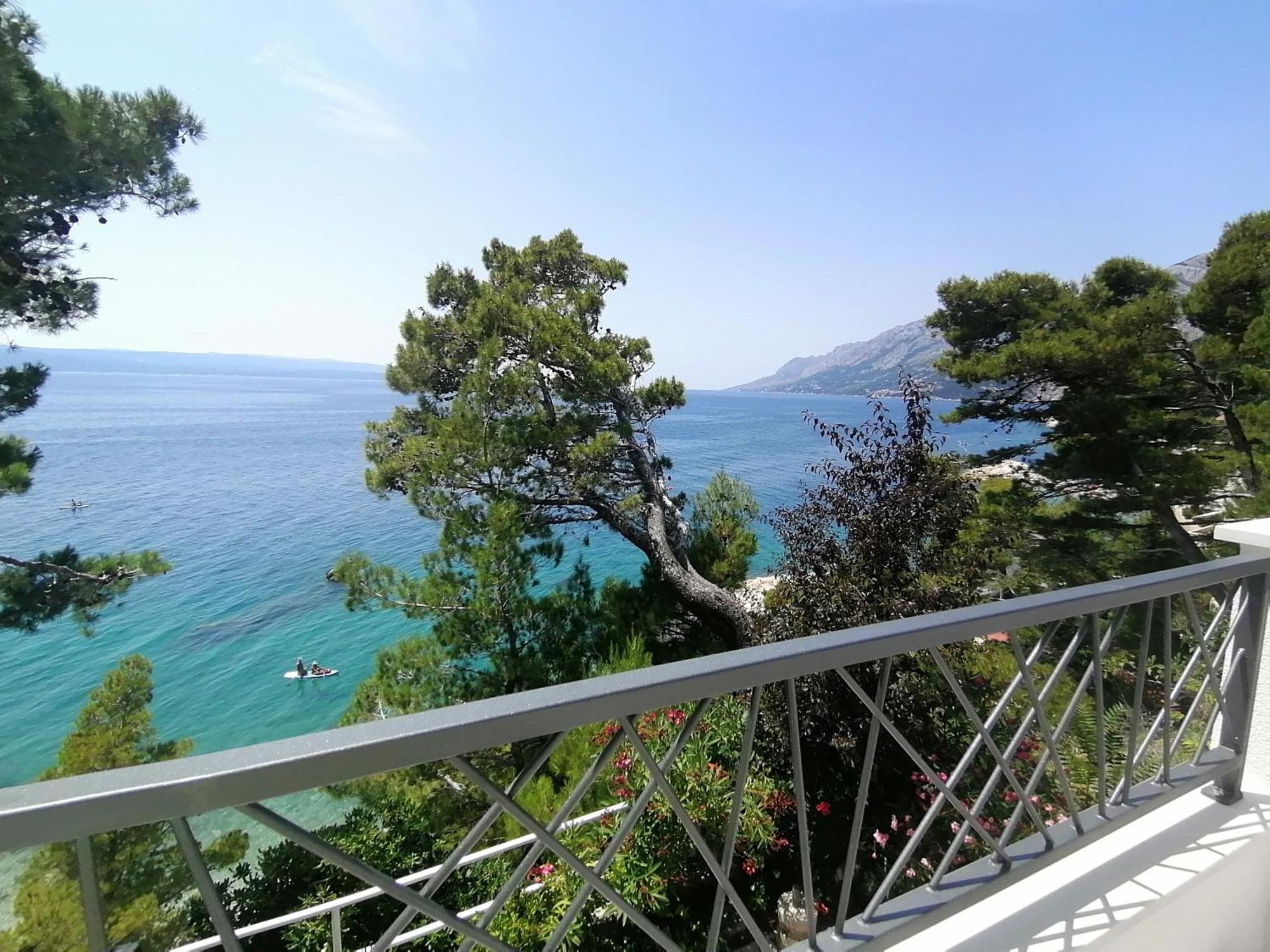 Apartmani Mares - 20 M From The Beach Brela Kültér fotó
