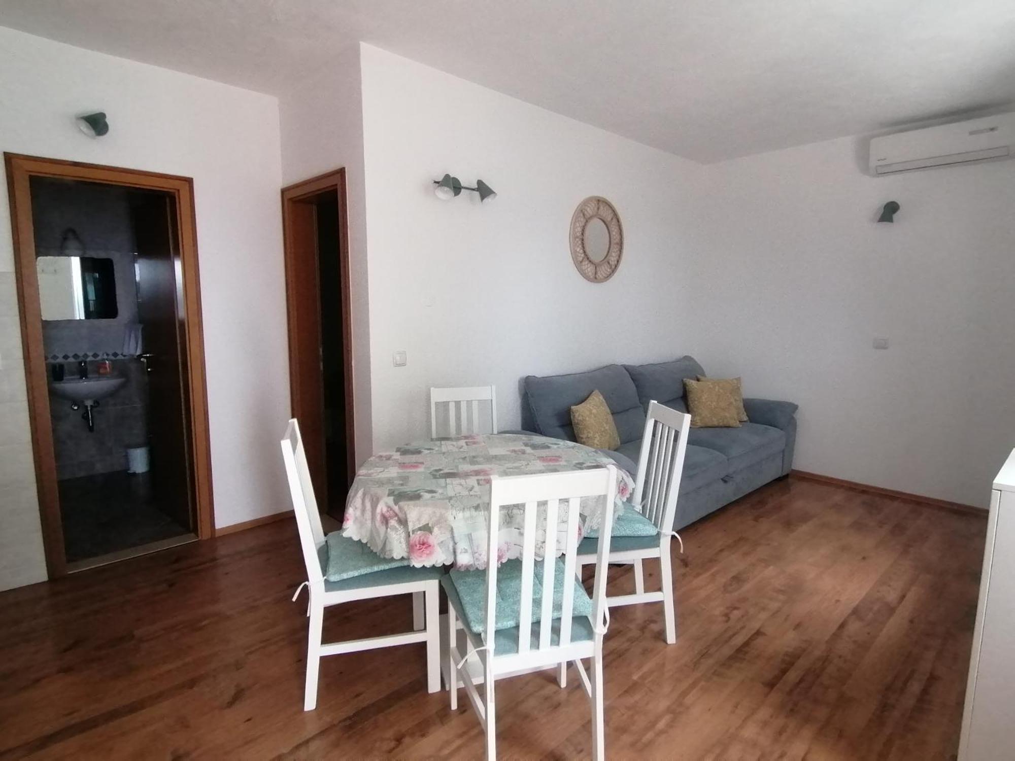 Apartmani Mares - 20 M From The Beach Brela Szoba fotó